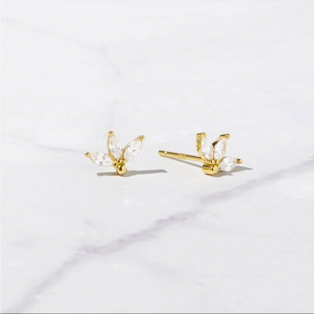 Daryl-Ann’s Petal‎ Studs Gold